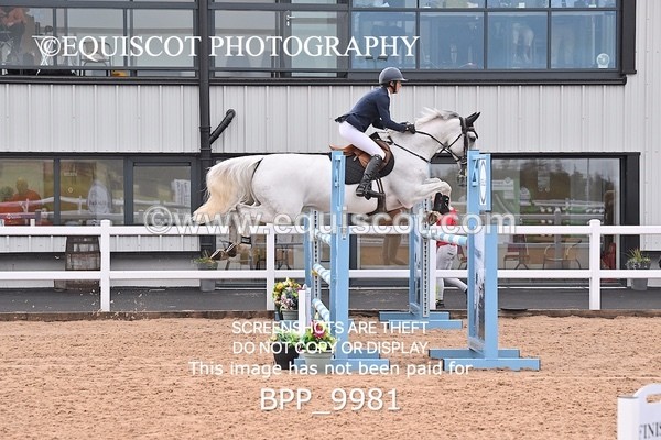BPP_9981 - CLASS 24 SUN Redpost Equestrian Senior Foxhunter/1.20m Open