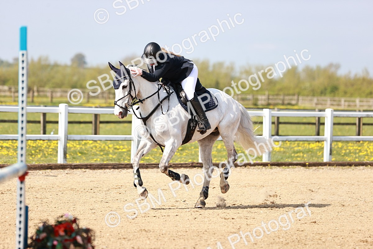  - Class 21 - Senior British Novice - 90cm