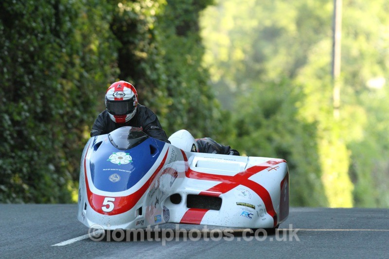Conrad Harrison / Mike Aylott Shelbourne Honda / PRINTING ROLLER SE - Friday Practice - Sidecars