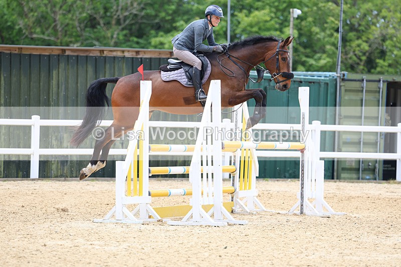 3E7A9343 - Class 8: Senior Newcomers/1.10m open
