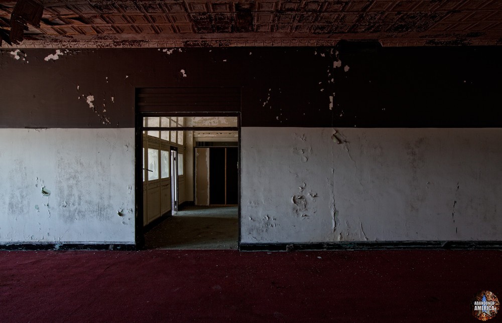 Kaufmans Department Store (Baltimore, MD) | White Stripe - Kaufmans Department Store