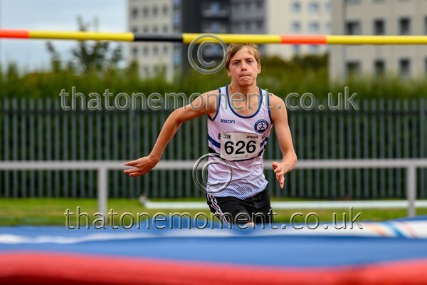 Age25SAT-914727 - Field Male