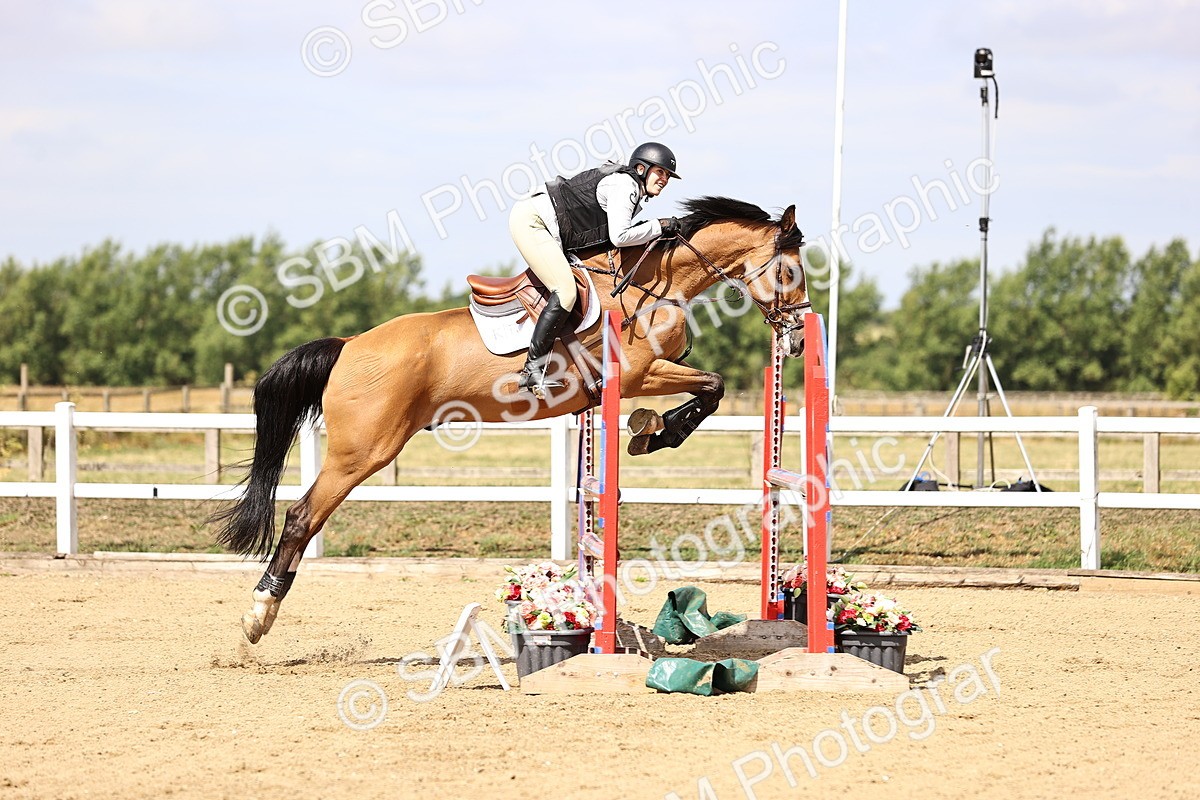 SBM_009654 - Class 8 - Senior Newcomers - 1.10  Open