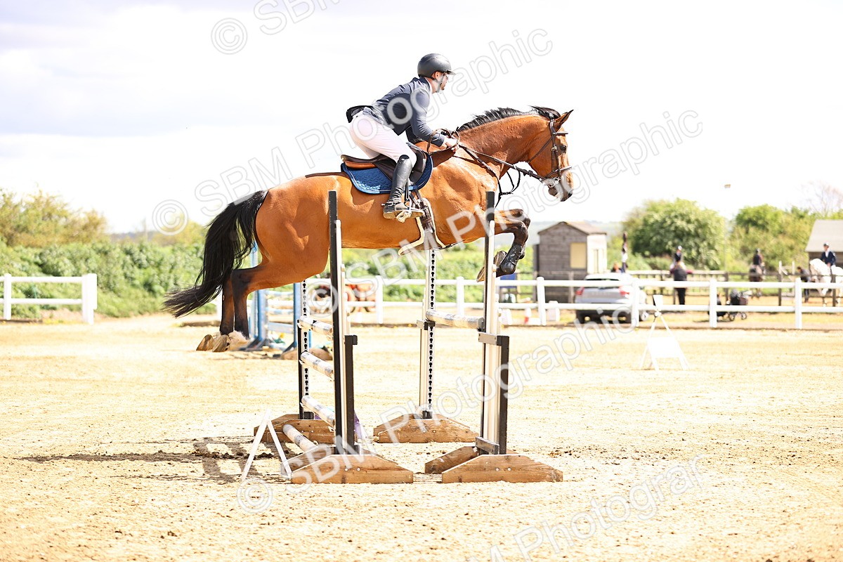 SBM_003851 - Class 17 - Senior Newcomers - 1.10m