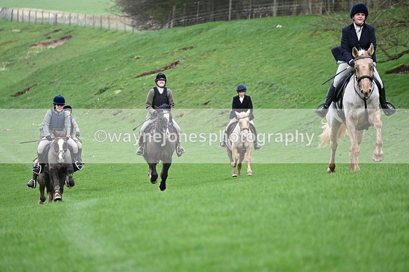 WJ6_9316 - Line Three