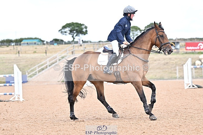 260819-144518-01218 - Cls 6 Foxhunter and 1.20m