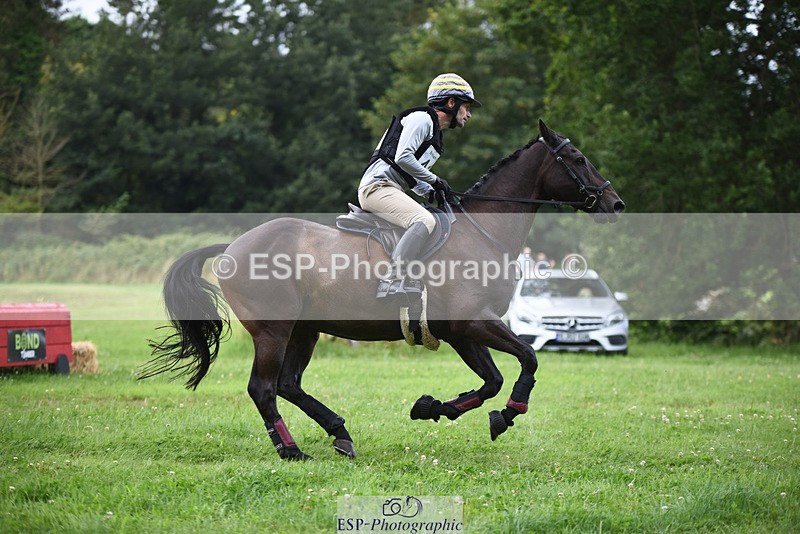 240804-113158-12315 - 414-Alex_Jupp-CARRY_ON_REGARDLESS