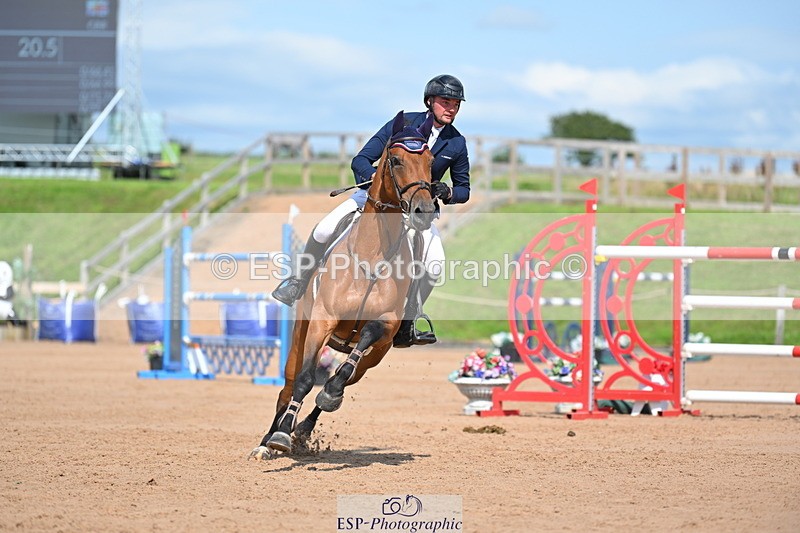 230721A-160536-07607 - Cls 10, 2 Star Big 1.45m Start to break