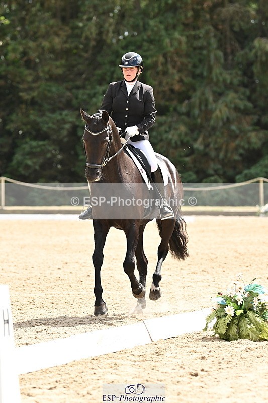 250808A-143424-00934 - 011-Helen.JamesDecadent