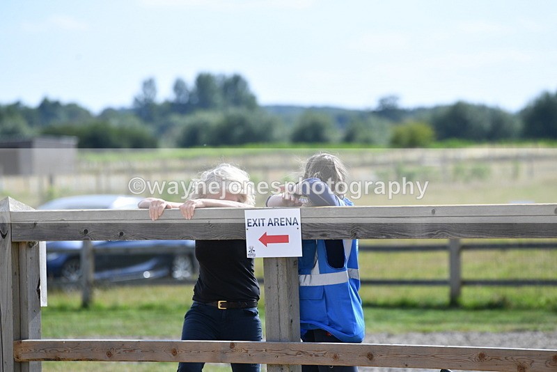 WJ5_5703 - Poles off the floor