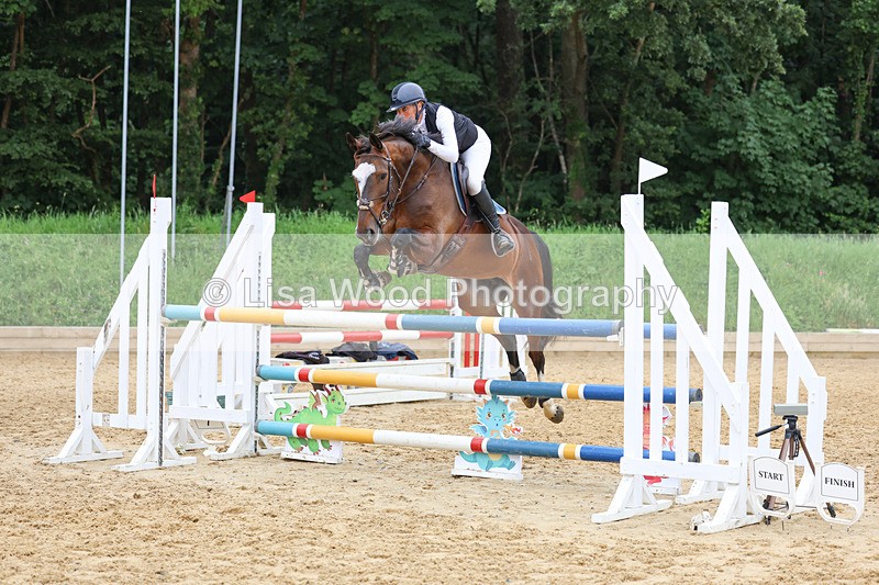 3E7A6326 - Class 8: Senior Newcomers/1.10m open