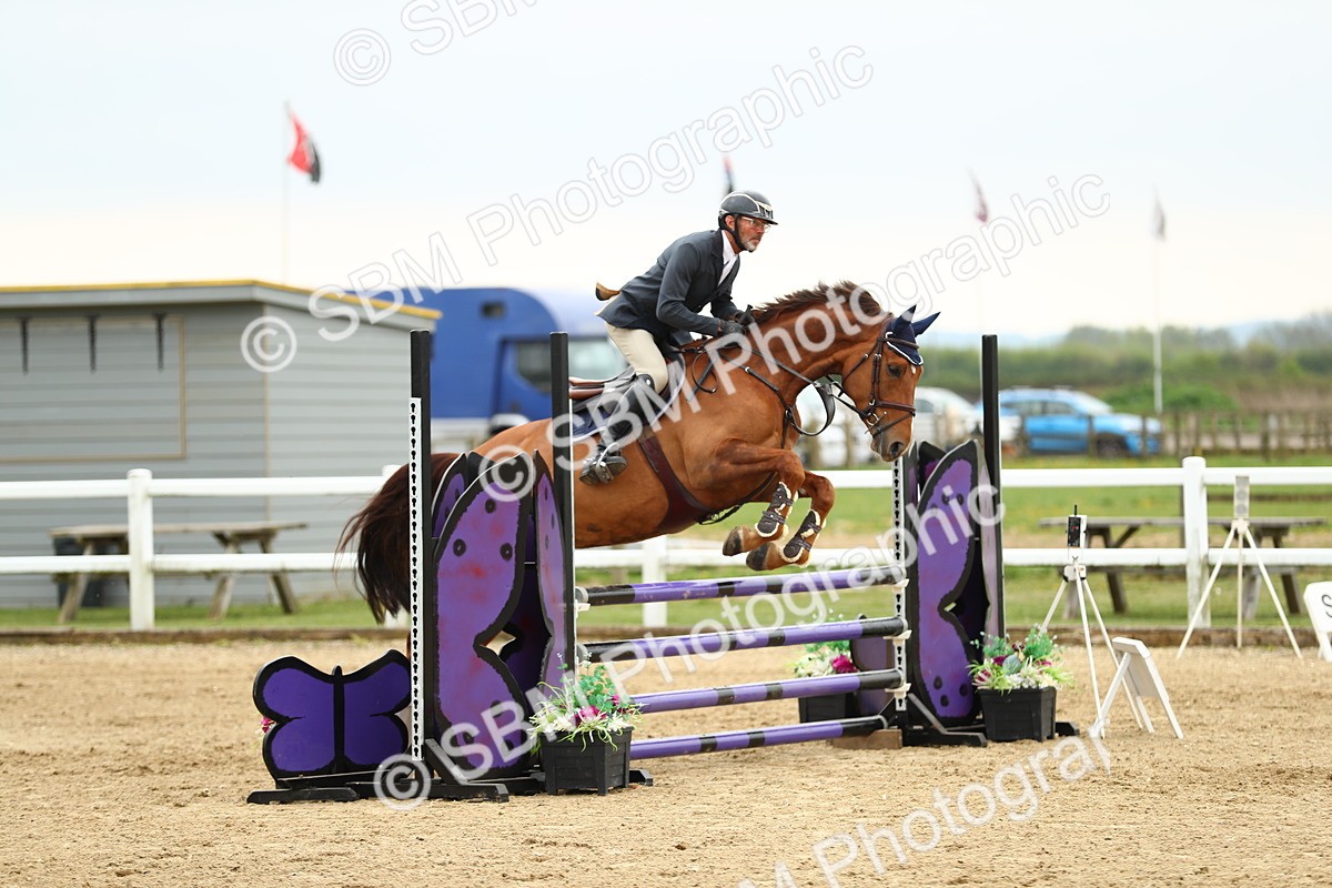 SBM_000522 - Class 2 - Senior British Novice 90cm