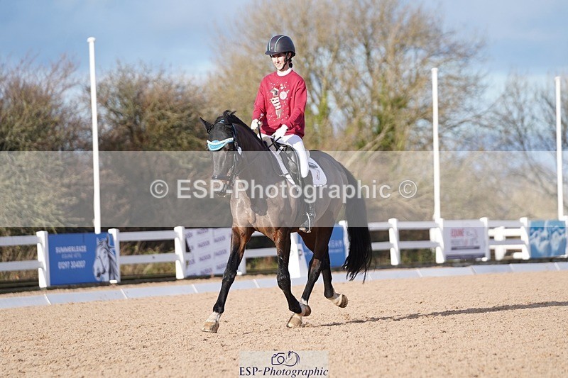 241214-135110-00674 - 132-Alys.Matravers-VORVASHILL.VERTIGO