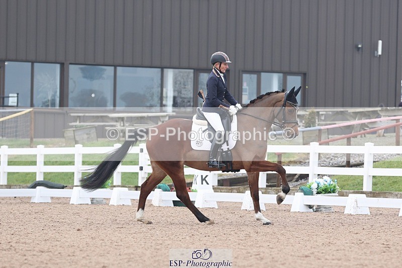 250216-104221-05056 - 221-Alice.Peternell-Noa.Le