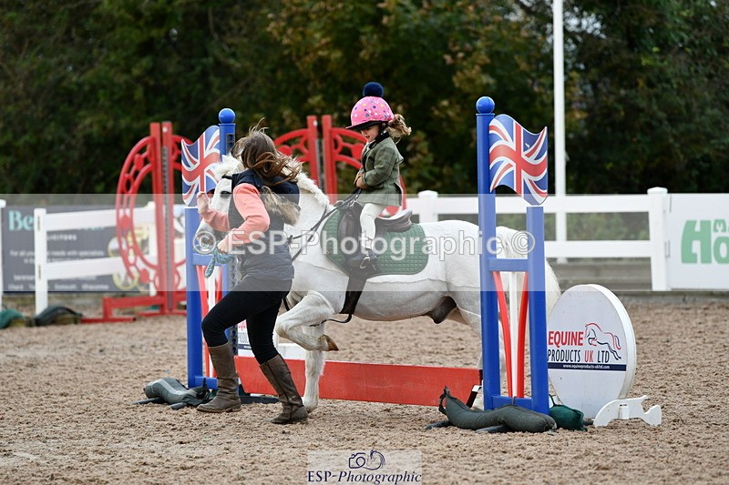 241013B-084300-00003 - Cls 1 Clear Round