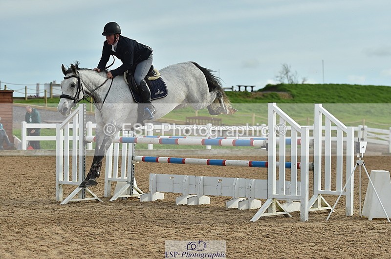 231111A-130450-02033 - Cls 12 Newcomers & 1.10m Open