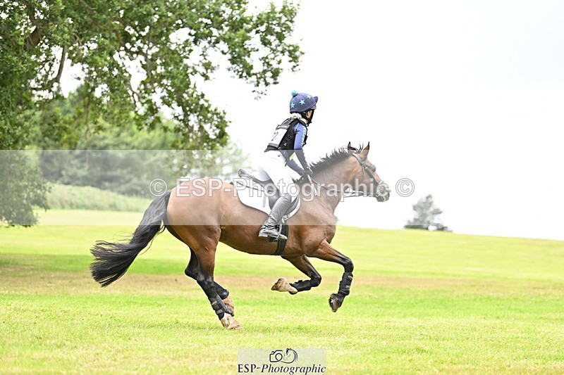 240825X-163408-37553 - 80cm XC 16.30 to 17.30