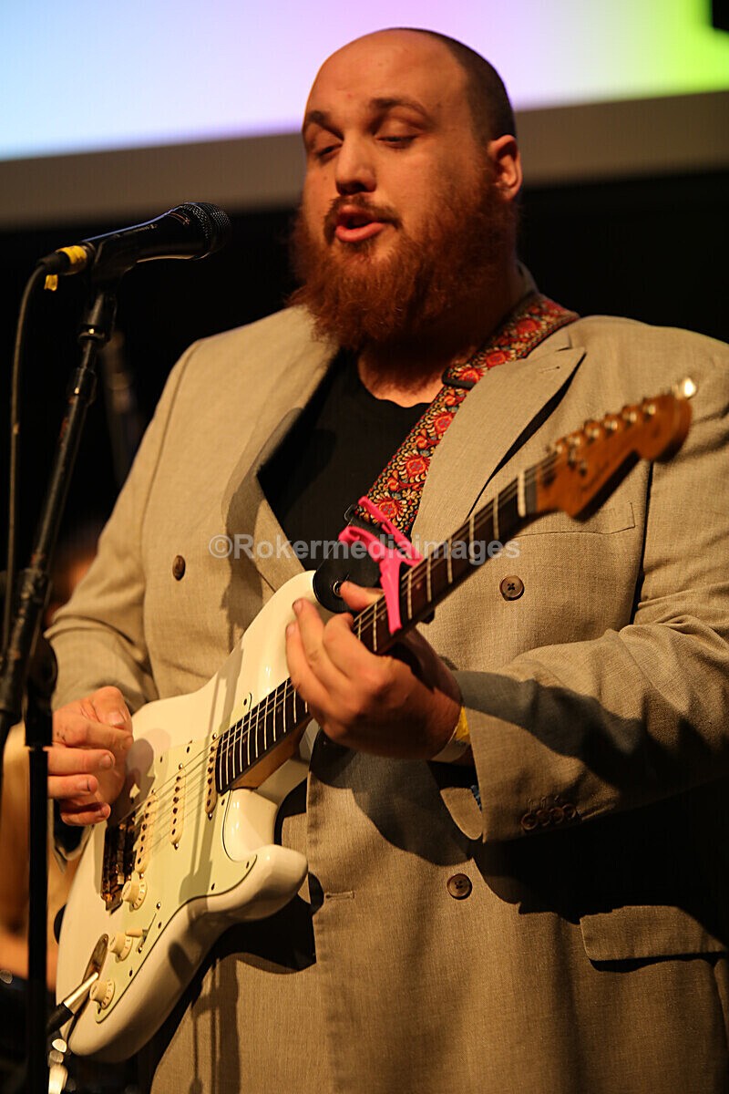 FOLK N BLUES-509 - FOLK and BLUES SEPT 2022