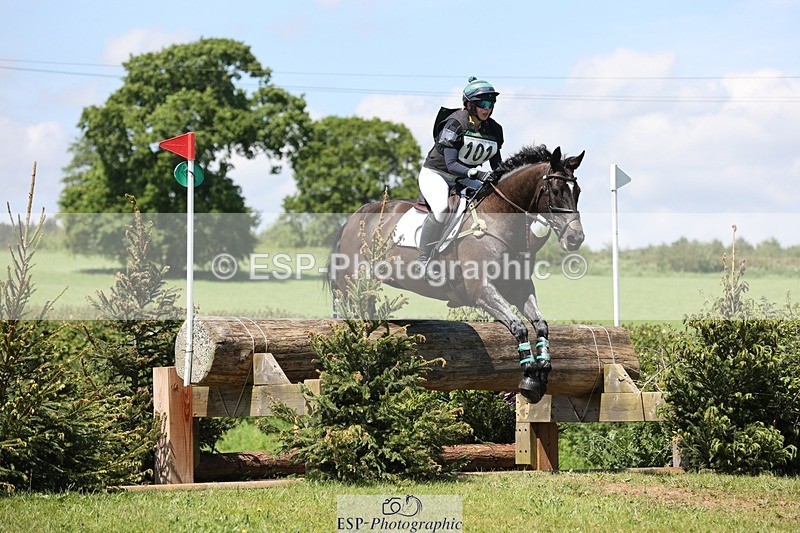 240525-124714-13376 - 101-MORELANDS_CASANOVA-Daisy_Bathe