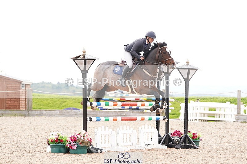 241004A-145502-00837 - Fri 04 Snr Fox & 1.20m Open