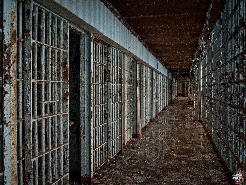 Essex County Jail Annex (Caldwell, NJ) | Cellblock Hallway - Essex County Jail Annex