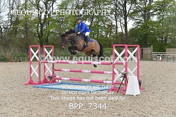 BPP_7344 - CLASS 9 FRI  Senior Newcomers/ 1.10m Open