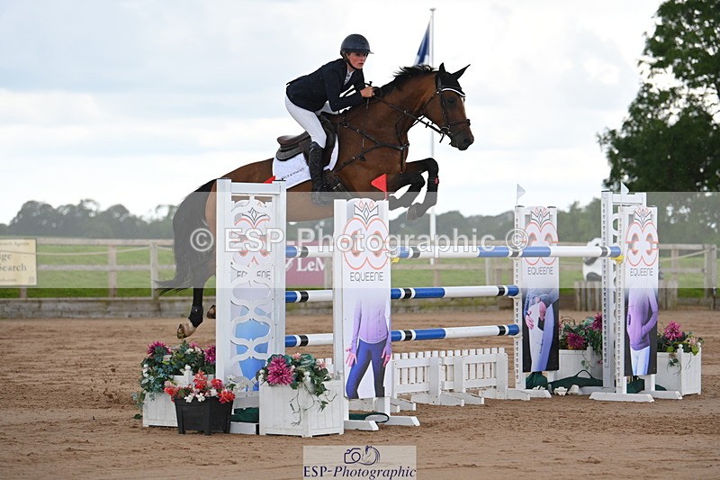 230721A-112834-05661 - Cls 6, 2 Star Medium 1.35m