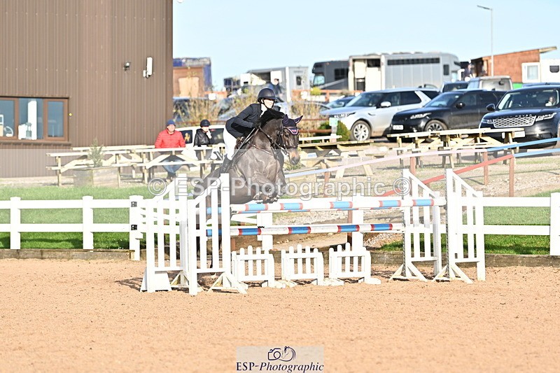 241113A-141841-00846 - Cls 05A&B Snr Fox & 1.20m Open