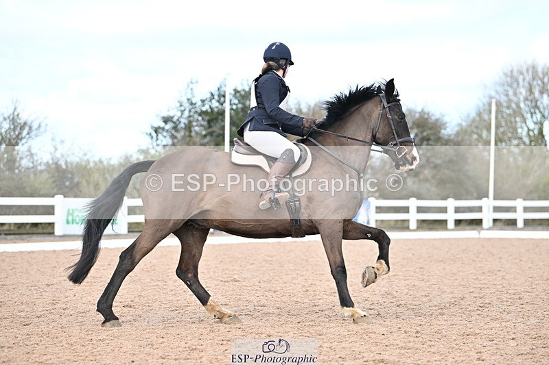 240324A-130358-02464 - Novice 28, 13.00 to 14.00