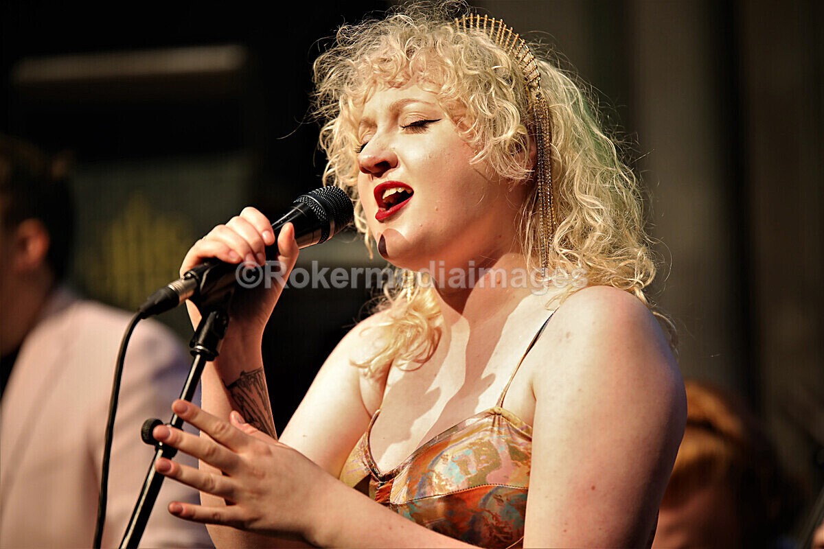 FOLK N BLUES-426 - FOLK and BLUES SEPT 2022