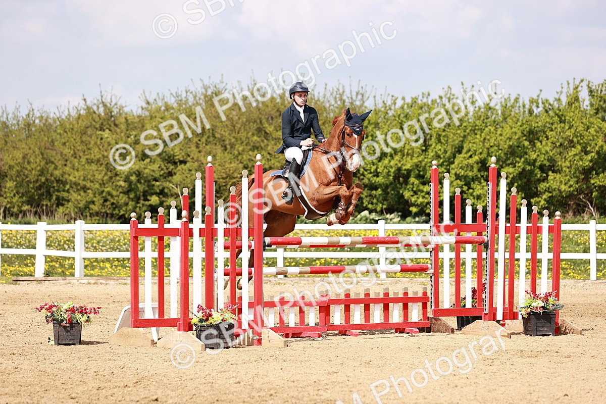  - Class 26 - Senior Foxhunter - 1.20m