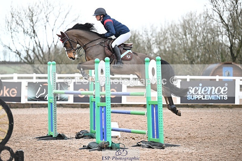 251206-135034-01191 - Cls 13 Snr Foxhunter and 1.20m