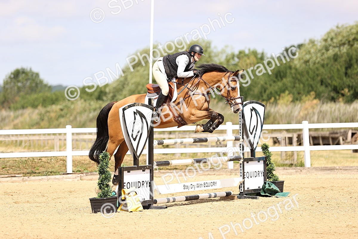 SBM_009661 - Class 8 - Senior Newcomers - 1.10  Open