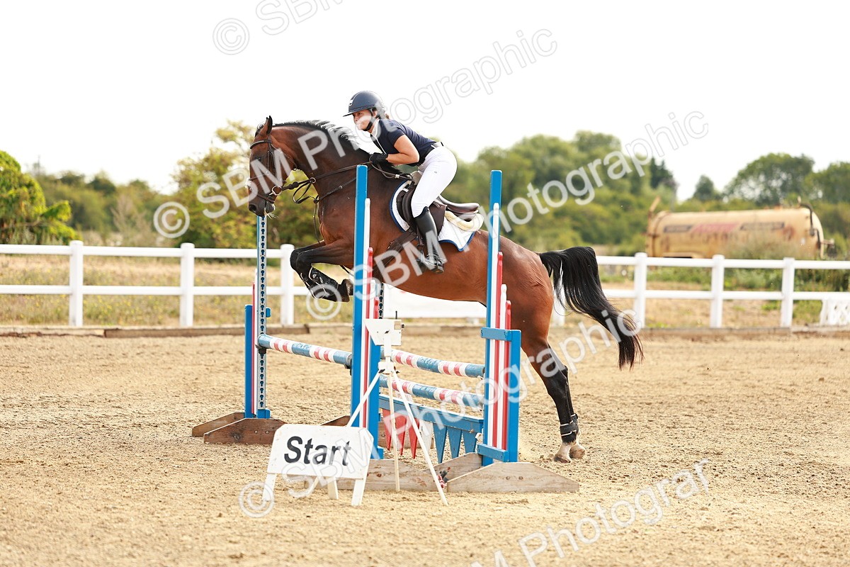 SBM_002004 - Class 8 - Clear Round