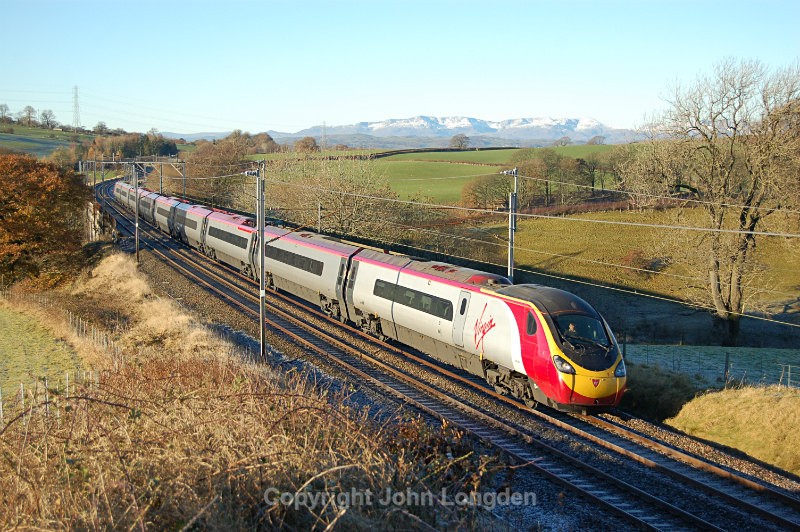 JL - 26.11.16 390006 1S42 0730 Euston - Glasgow, Docker Viaduct - West Coast Main Line (north to south)
