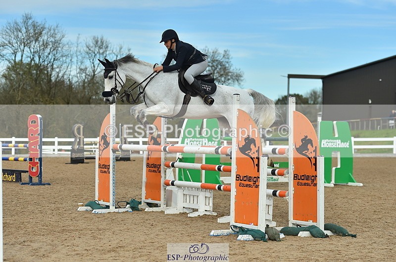 231111A-123256-01886 - Cls 12 Newcomers & 1.10m Open