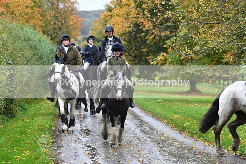 WJ5_6295 - B&B walk back for Hunt Tea !