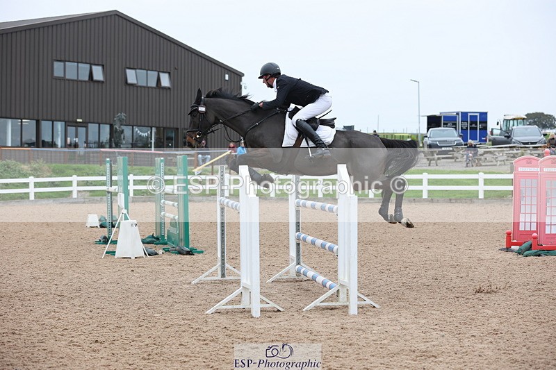 241101A-132936-02112 - FRI Cls 6 Foxhunter and 1.20m Open