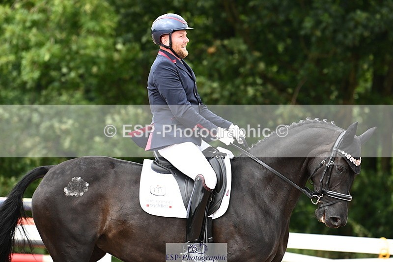 240815A-145607-02119 - 171-Martyn.Humphrey-Isabeau.May