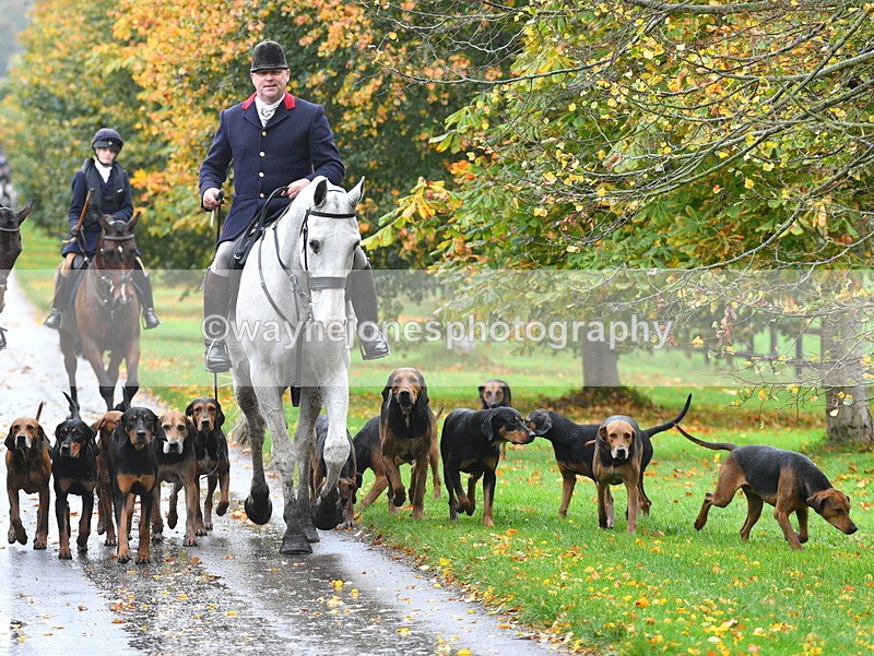 WJ5_6086 - B&B walk back for Hunt Tea !