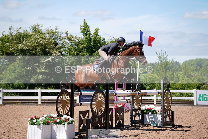 240525A-120204-05873 - Cls 15 Foxhunter