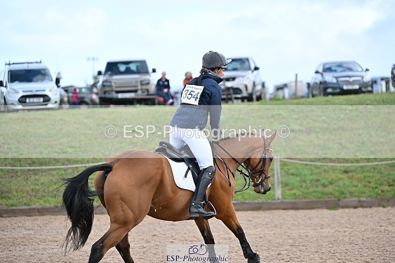 250831-094330-05154 - H-354-Issy.Colwell