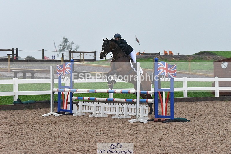 230917A-102418-06238 - Cls 33 British Novice & 90cm Open