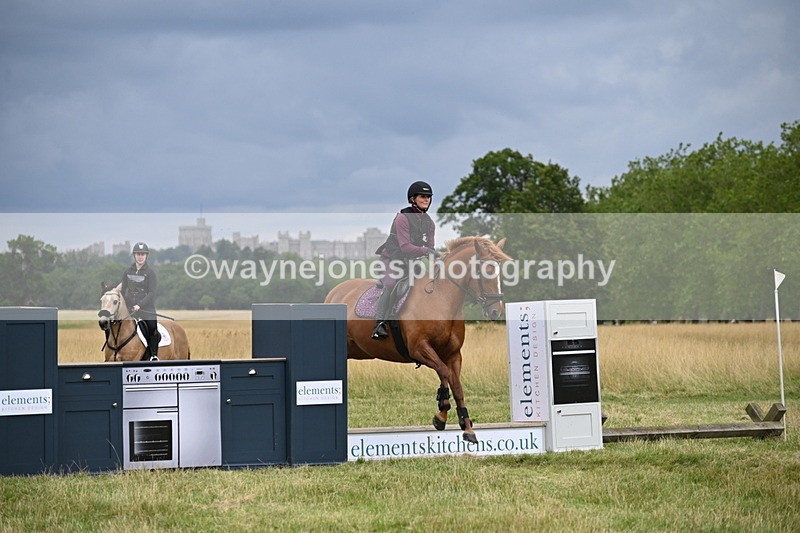 WJ6_2913 - Time at Jump 11:06 to 11:40