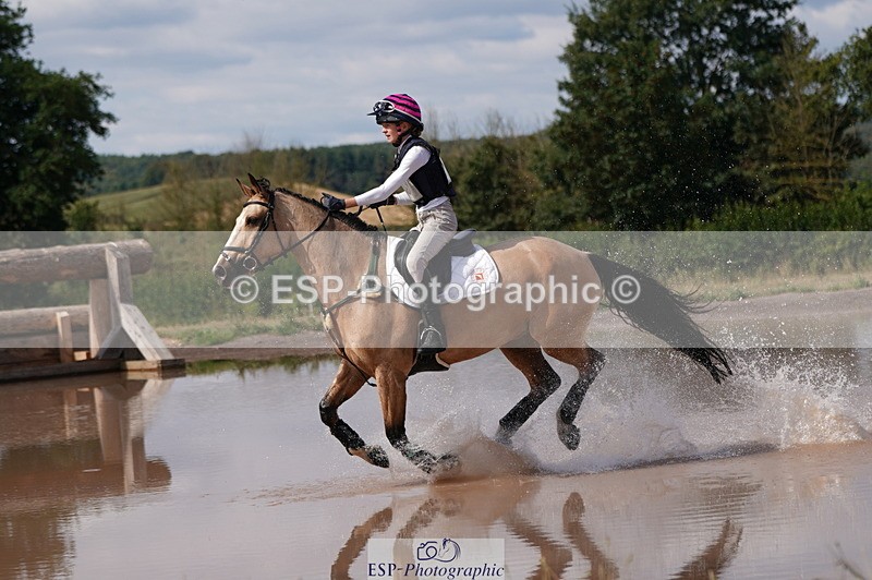 250802A-103820-01471 - A-008-Sophia.Vestey-BURDAL.DUKE