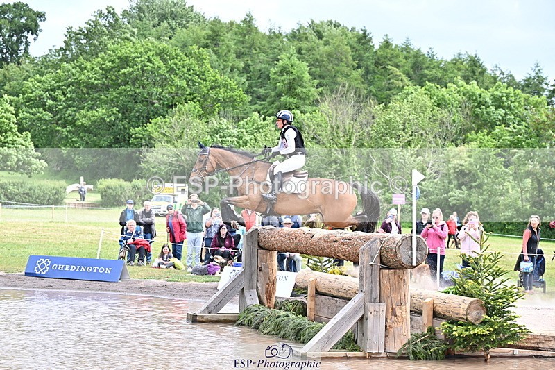 250525A-142245-16454 - D-476-Caroline.Powell-TIK.TOK