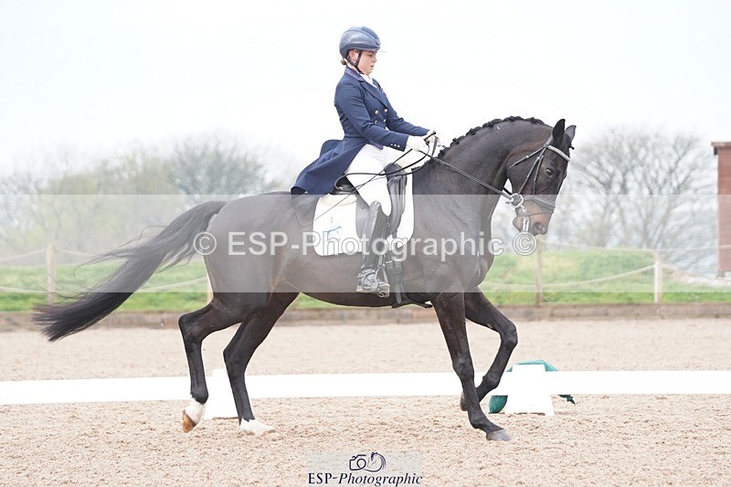 250404-102020-04269 - 003-Abbie.Newbury-Seagry.Firstamour