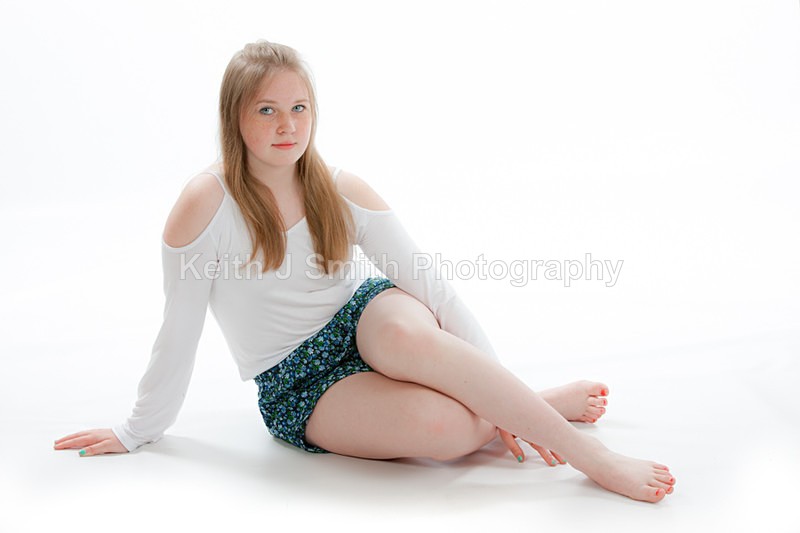 1SKJ6269 - Marianne and Family