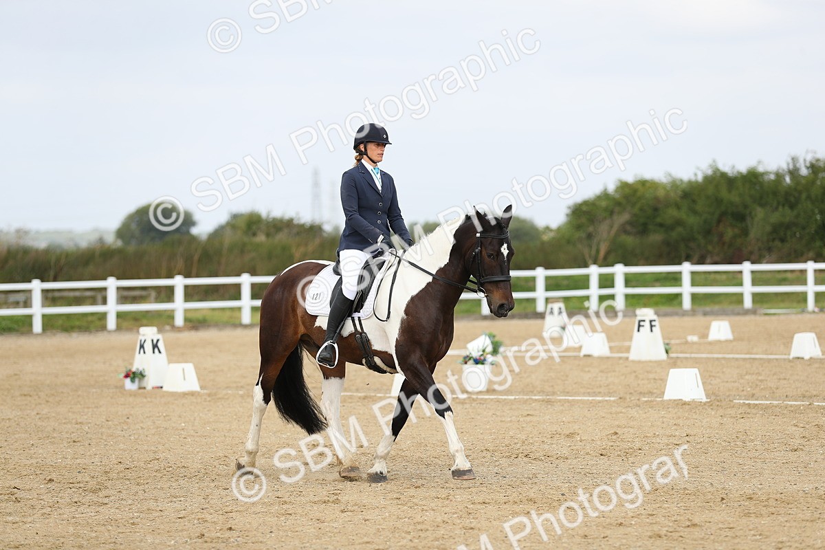 SBM_016379 - Class 13 - Novice 23 - 11.25-12.35