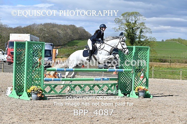 BPP_4087 - CLASS 6 FRI Senior Newcomers/ 1.10m Open
